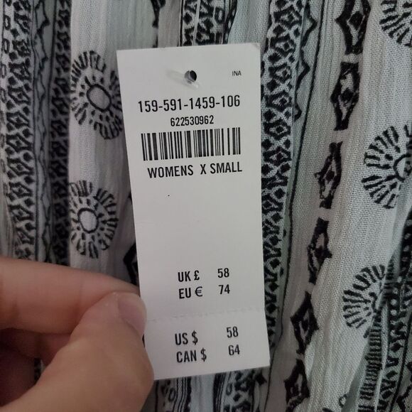 Abercrombie and Fitch black and white tribal romper size XS - Picture 6 of 9